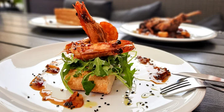 3chodové menu na vyškovském náměstí: krevety, hlavní chod podle výběru, dezert