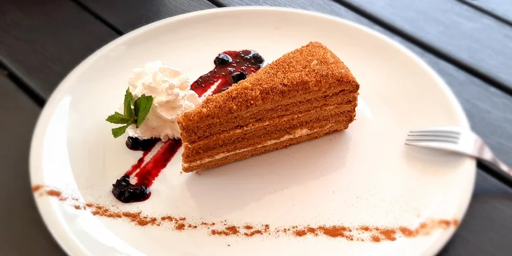 3chodové menu na vyškovském náměstí: krevety, hlavní chod podle výběru, dezert