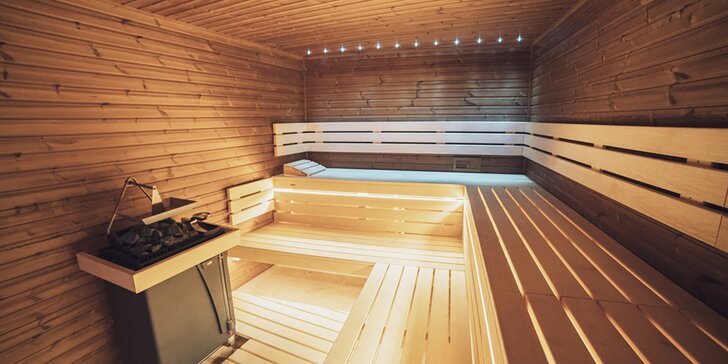 Na 120 minut do veřejného wellness: několik saun, parní kabina, vířivka