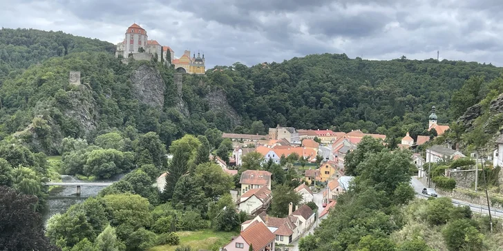 Pohoda na Vysočině: legendární hotel u barokního zámku, snídaně i polopenze a bowling