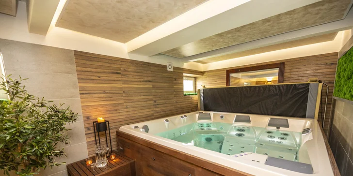 Privátní relax až pro 4 osoby: 90 minut ve vířivce, případně i infrasauna