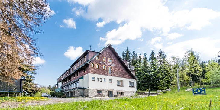 Krása Jizerských hor: 3–12denní pobyt s polopenzí a saunou