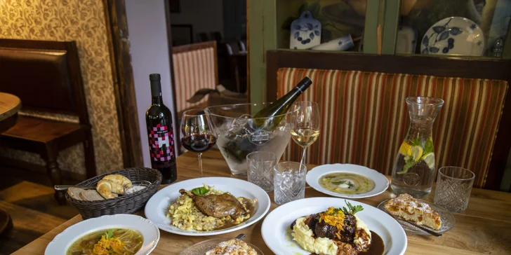 3chodové menu s líčky či kachním stehnem i lahví vína ve vyhlášené české restauraci