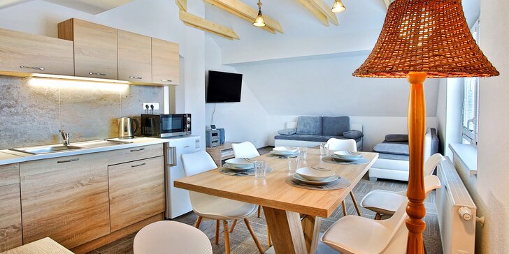 Pohodový pobyt v Liptovském Mikuláši pro pár i rodinu: vybavené moderní apartmány s kuchyňkou