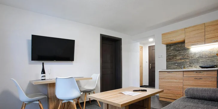 Pohodový pobyt v Liptovském Mikuláši pro pár i rodinu: vybavené moderní apartmány s kuchyňkou