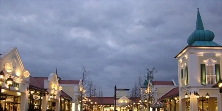 Předvánoční nákupy v outlet centru Parndorf