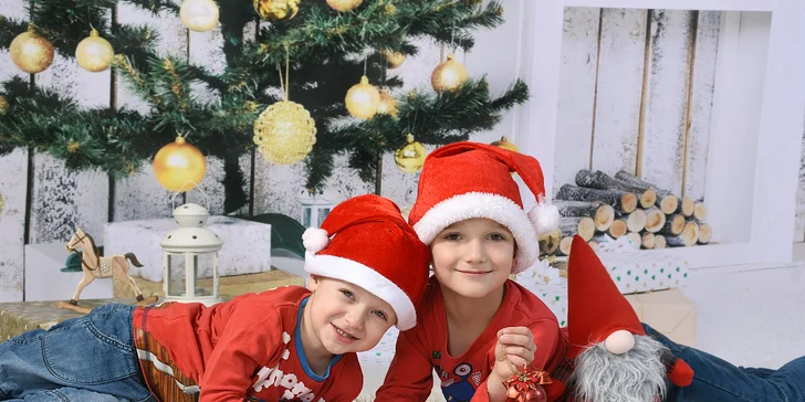 Hodina focení v ateliéru nebo venku: 20 či 40 snímků profesionální kvality třeba i s vánoční tématikou