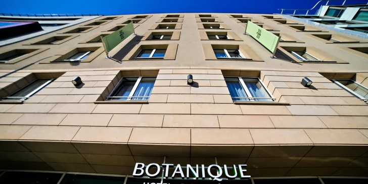 Za krásami Prahy: pobyt v luxusním hotelu v centru, snídaně, večeře i láhev vína
