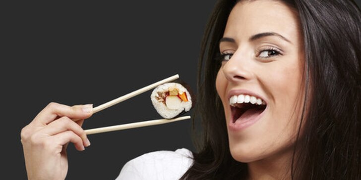 24 ks sushi s sebou z restaurace ThaiOishi