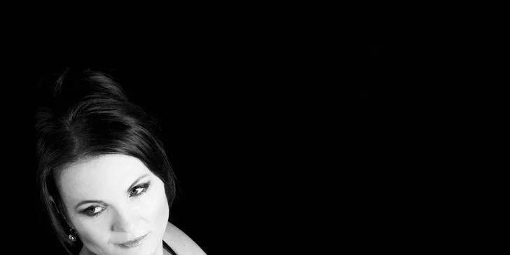 Akty, glamour nebo erotické focení s profi fotografkou včetně make-upu