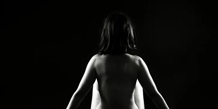 Akty, glamour nebo erotické focení s profi fotografkou včetně make-upu