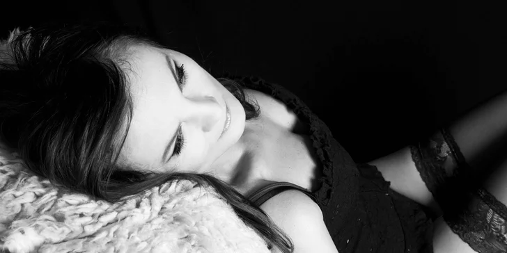 Akty, glamour nebo erotické focení s profi fotografkou včetně make-upu