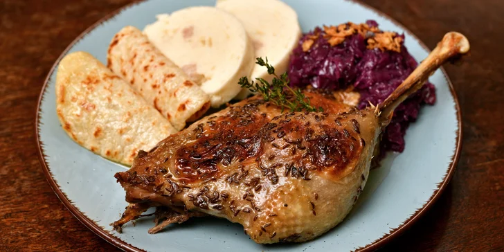 Svatomartinské menu: ¼ husy, červené zelí, houskové knedlíky a domácí lokše, jako dezert šulánky a panák malinovice
