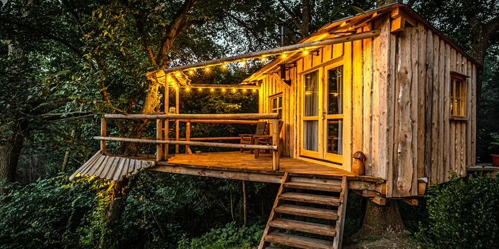 Ubytovanie na strome: čarovný pobyt v tajuplnom lese neďaleko Orlíku