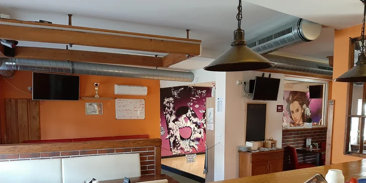 Hodina bowlingu až pro 6 osob, možno i s pizzou dle výběru
