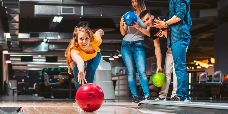 Vykutálená zábava pro rodinu či partu kamarádů: 60 či 120 min. bowlingu až pro 8 osob v Táboře