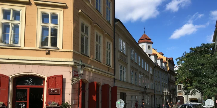 Po stopách seriálů a filmů Chalupáři, Vrchní, Prchni! a Dobrý voják Švejk (zakončeno v hospodě U Fleků)