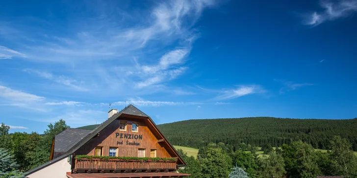 Penzion pod Šerákem: ubytování pro 2–5 osob, polopenze nebo i elektrokola