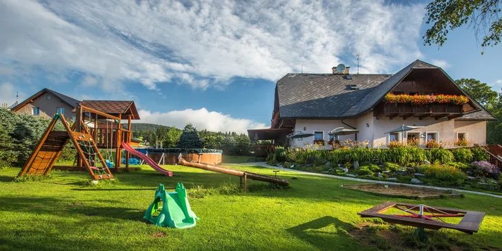 Penzion pod Šerákem: ubytování pro 2–5 osob, polopenze nebo i elektrokola