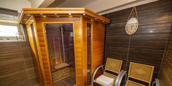 Privátní relax až pro 5 osob: 90–120 minut ve vířivce, příp. i sauna a perlivé víno