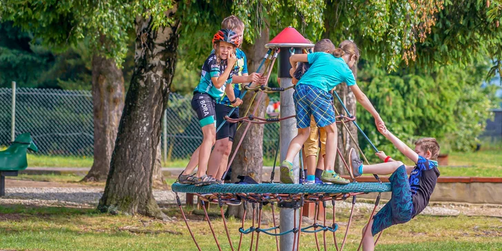 Pobyt v největším rodinném resortu na Slovensku: venkovní hřiště i prolézačky, trampolíny, bazén a sauny