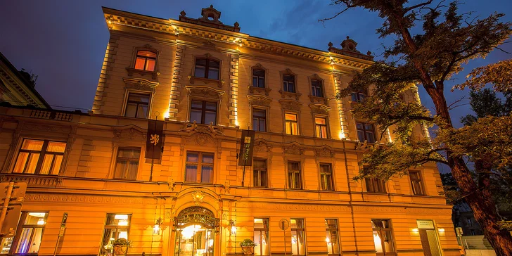 Luxusní 5* odpočinek v centru Prahy: historický hotel se snídaněmi i wellness