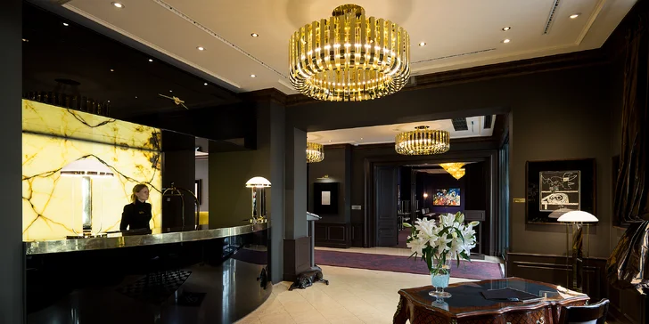 Luxusní 5* odpočinek v centru Prahy: historický hotel se snídaněmi i wellness
