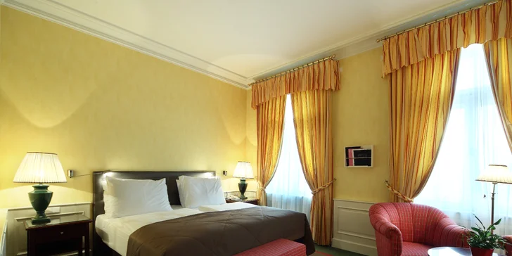 Luxusní 5* odpočinek v centru Prahy: historický hotel se snídaněmi i wellness