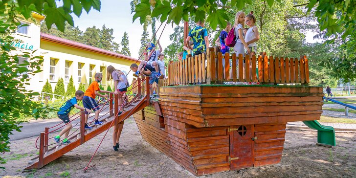 Pobyt v největším rodinném resortu na Slovensku: venkovní hřiště i prolézačky, trampolíny, bazén a sauny