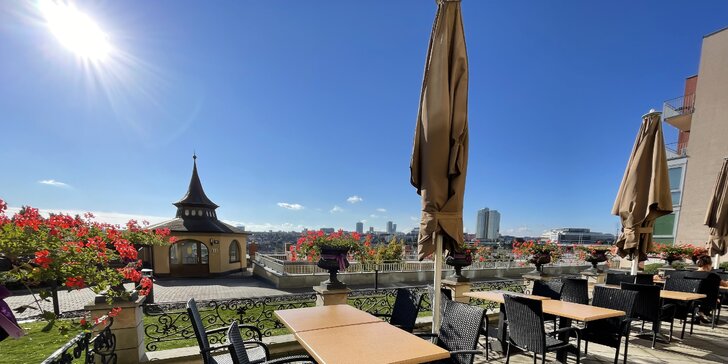 Luxusní 5* odpočinek v centru Prahy: historický hotel se snídaněmi i wellness
