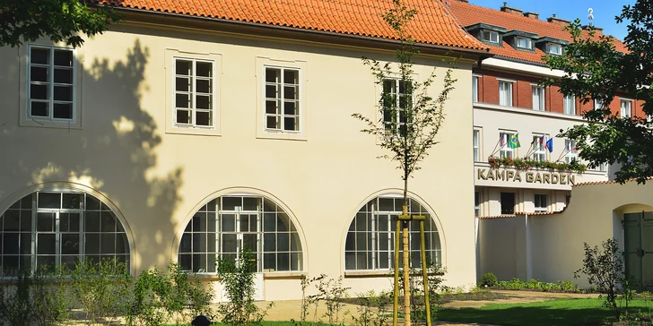 Zažijte romantiku na pražské Kampě: pobyt se snídaní pro 2 osoby