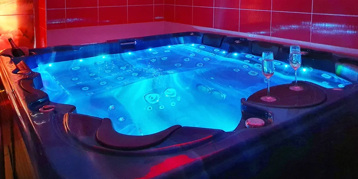 Dárkové poukazy do luxusního wellness: Vířivky, sauny i občerstvení