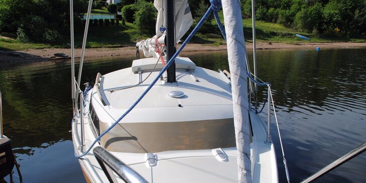 Pronájem jachty na Orlické přehradě na 1-2 dny s přespáním