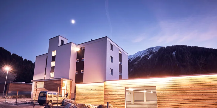 Aktivní dovolená ve švýcarském Davosu: moderní studia a apartmány, 1,5 km od ski lanovky Jakobshorn a Bünda