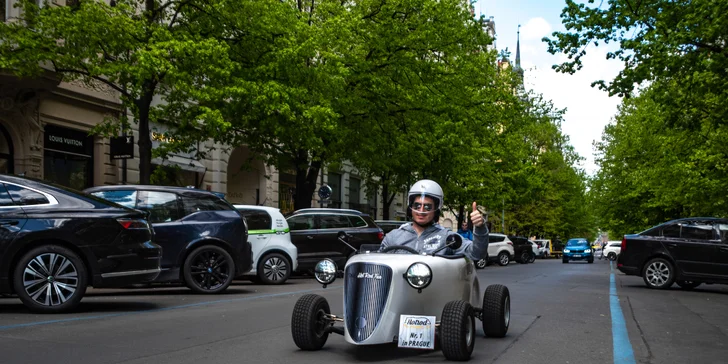 Velká jízda v malé káře: mini Hot Rod na 30–90 minut adrenalinového svezení uličkami Prahy