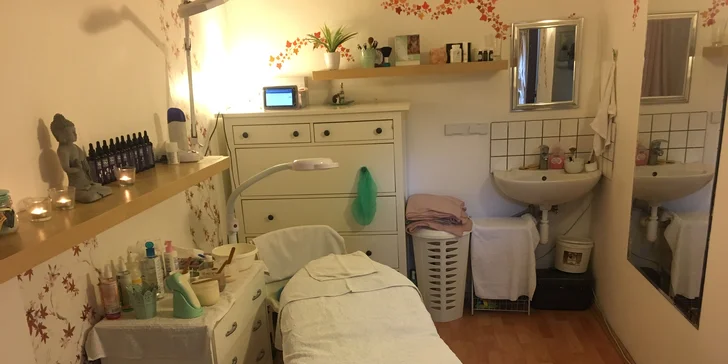 Relaxační a omlazující kosmetické ošetření pleti s masáží obličeje i dekoltu