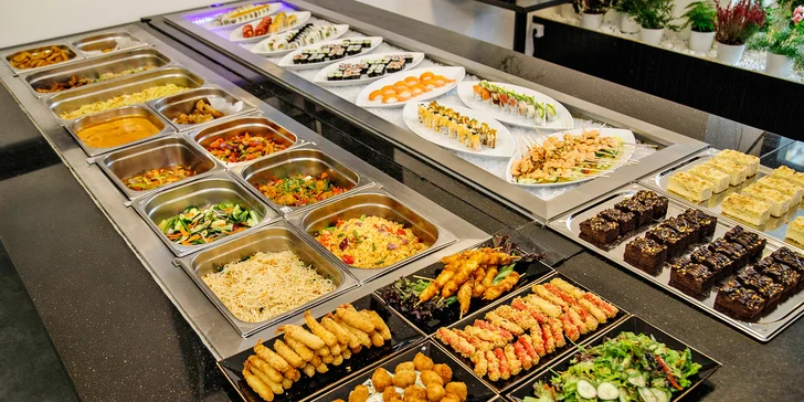 Obědové all you can eat pro 1 nebo 2 osoby: asijské speciality a sushi na Smíchově