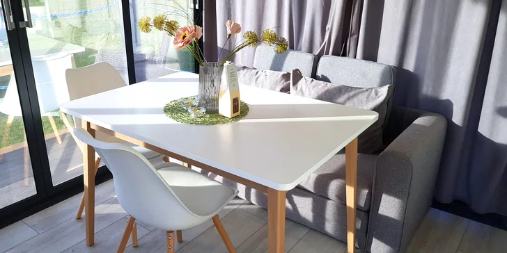 Hausbót Erik vás zahrne pohodlím a luxusem. 