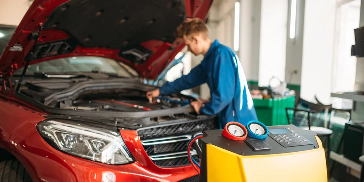 Příjemná jízda: servis klimatizace auta vč. doplnění nového chladiva