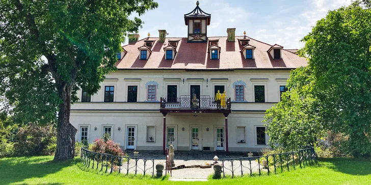 Čeká vás i krátká prohlídka zámku (bez historického výkladu). 