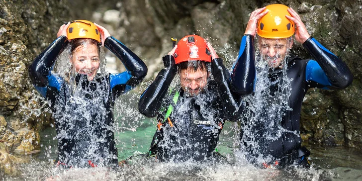 Jednodenní canyoningový program ve Slovinsku pro 1–4 osoby: veřejné i soukromé skupiny