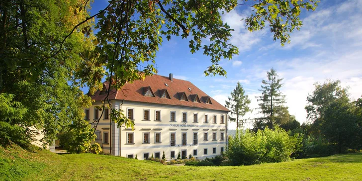 Zámecký pobyt: jídlo, bazén, sauna i zámecký park s labyrintáriem