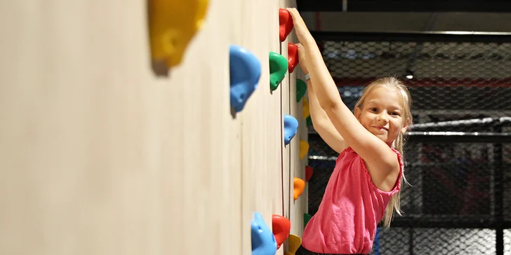 Jump Family Olomouc: hodina v trampolínovém centru se spoustou atrakcí