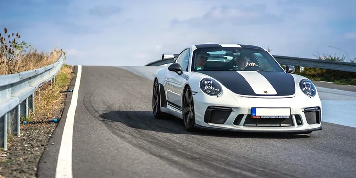 Jízda ve Ferrari, Lamborghini, Porsche, Nissanu či rally taxi Ford a závodní simulátor ve virtuální realitě
