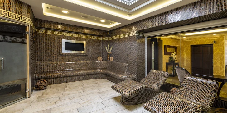 Pobyt ve 4* hotelu ve Varech: skvělé jídlo, masáž, wellness i vlastní kinosál