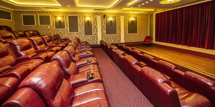 Pobyt ve 4* hotelu ve Varech: skvělé jídlo, masáž, wellness i vlastní kinosál