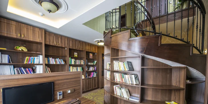 Užívejte si ve 4* hotelu ve Varech: skvělé jídlo, wellness i vlastní kinosál