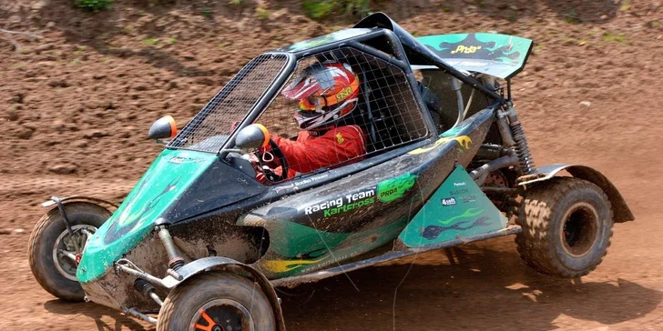 S větrem o závod: 5–10 kol jako pilot v závodní buggy na profesionální trati