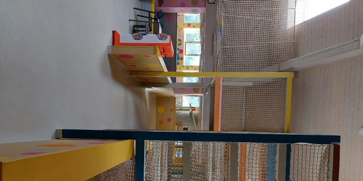 Celodenní vstupné ve všední dny od 11:00 do zábavního centra Krtkův skleník