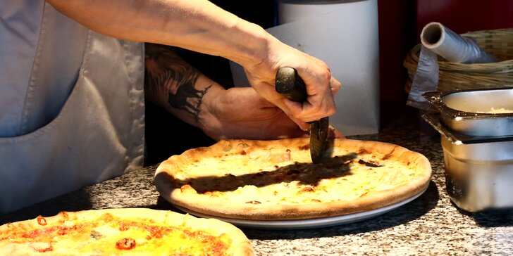 Italská restaurace La Strada: 1000 Kč na jídlo i pití a k tomu dva zákusky